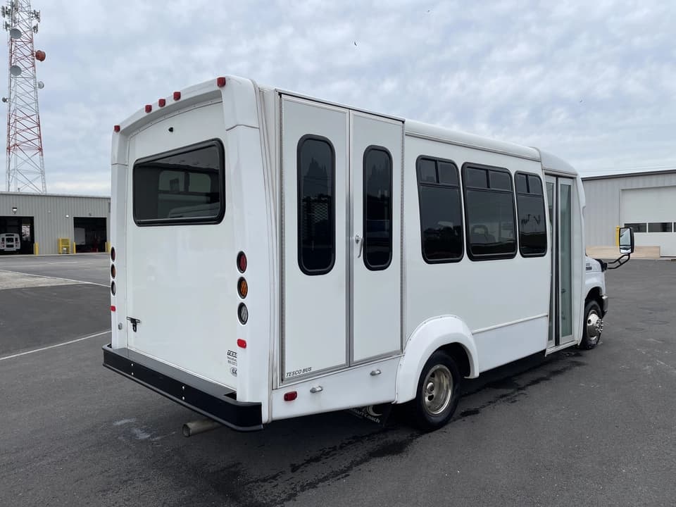 2021 Ford E350 Elkhart Coach - Image 3