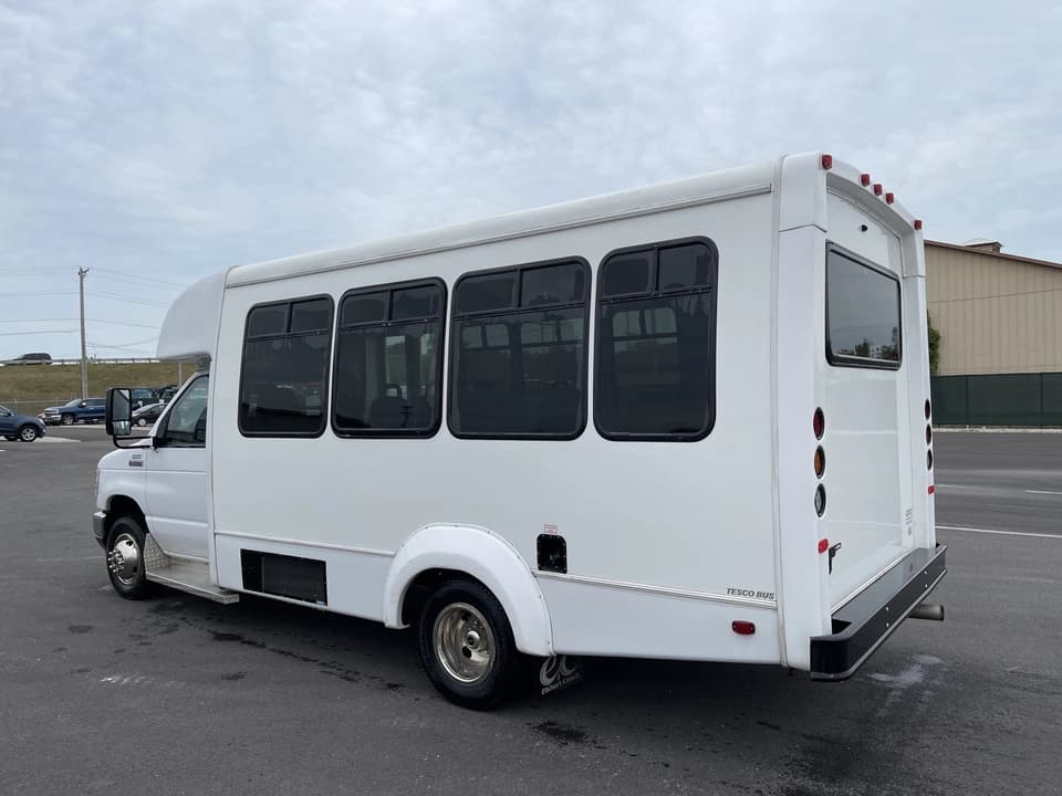 2021 Ford E350 Elkhart Coach - Image 5