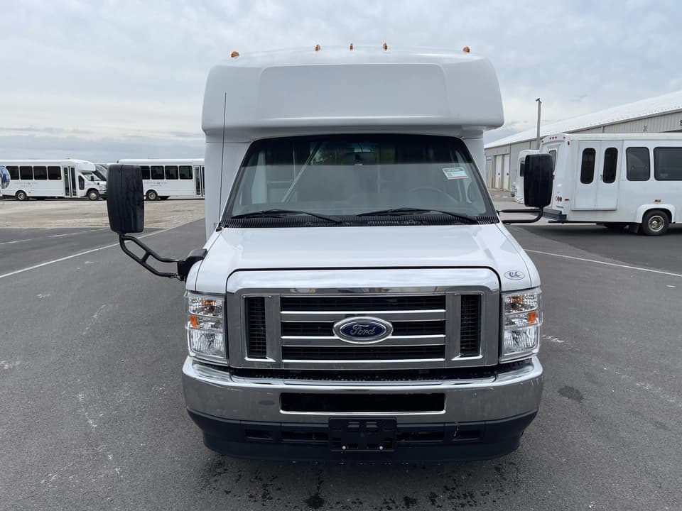 2021 Ford E350 Elkhart Coach - Image 8