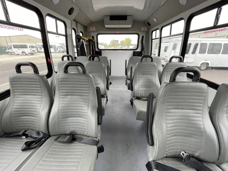 2021 Ford E350 Elkhart Coach - Image 9
