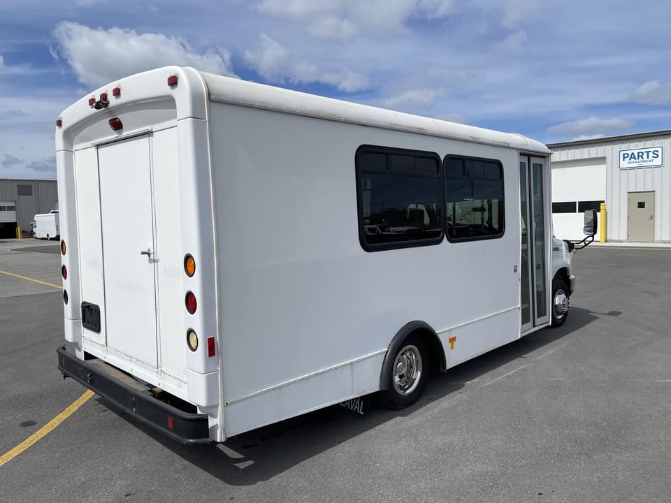 2018 Ford E350 Glaval - Image 3