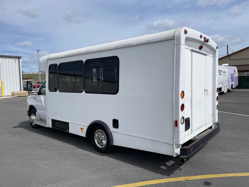2018 Ford E350 Glaval - Image 5