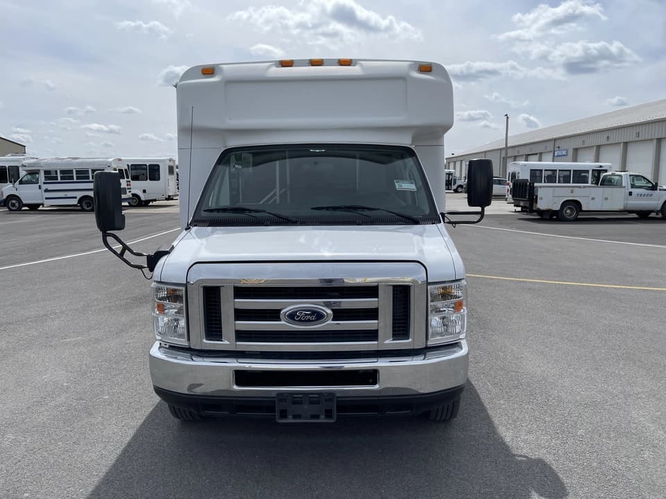 2018 Ford E350 Glaval - Image 8