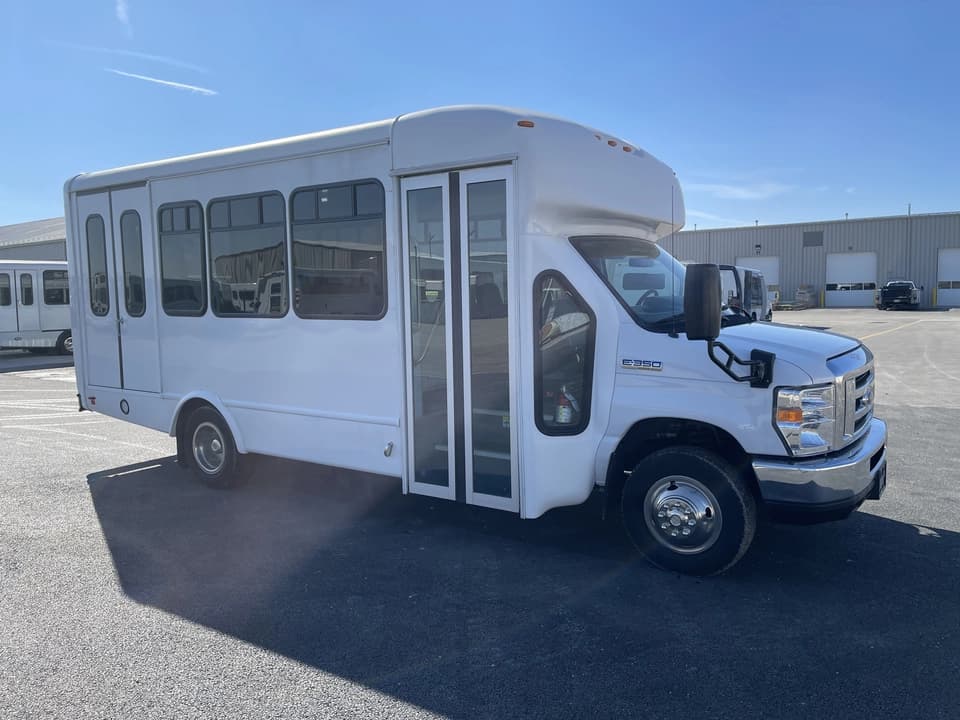 2019 Ford E350 Startrans - Image 1