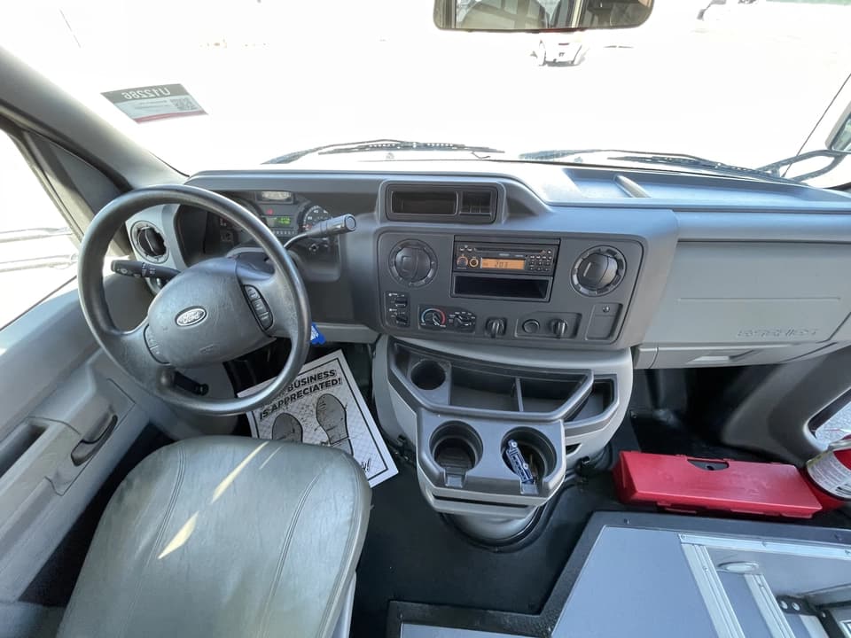 2019 Ford E350 Startrans - Image 13