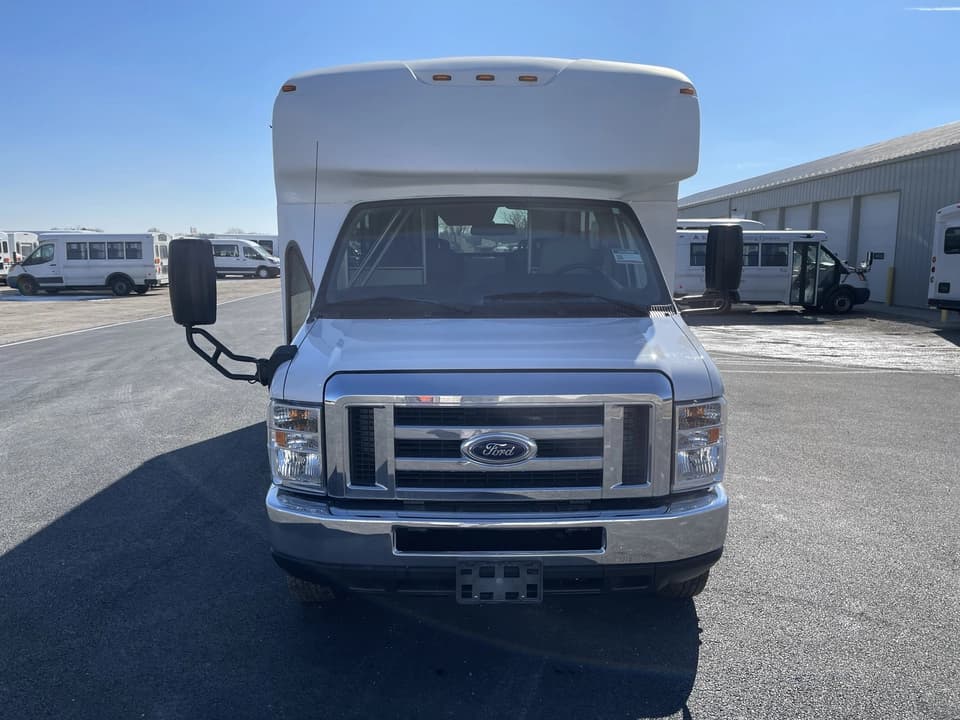 2019 Ford E350 Startrans - Image 8