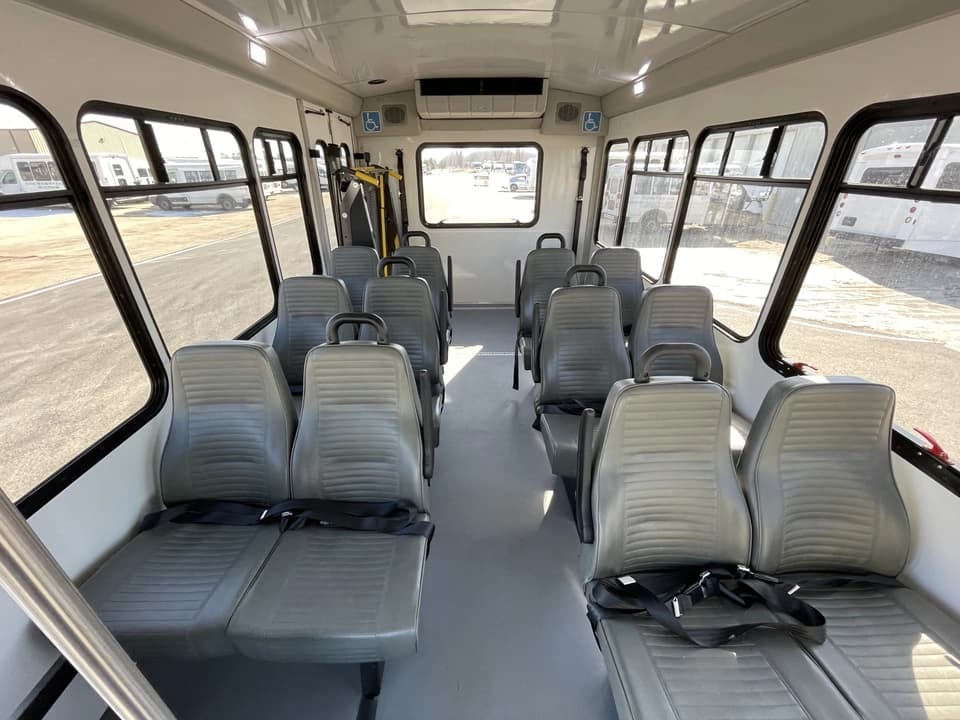 2019 Ford E350 Startrans - Image 9