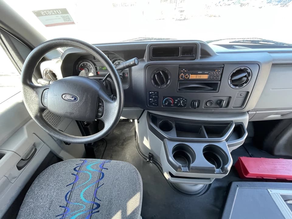 2019 Ford E350 Starcraft Shuttle Bus - Image 14