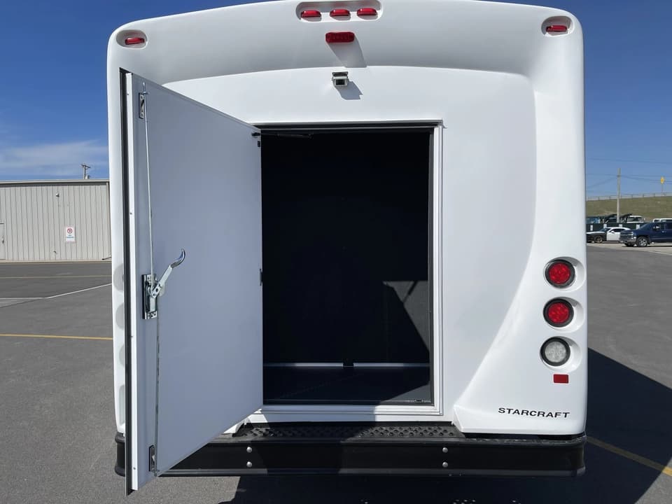 2019 Ford E350 Starcraft Shuttle Bus - Image 5