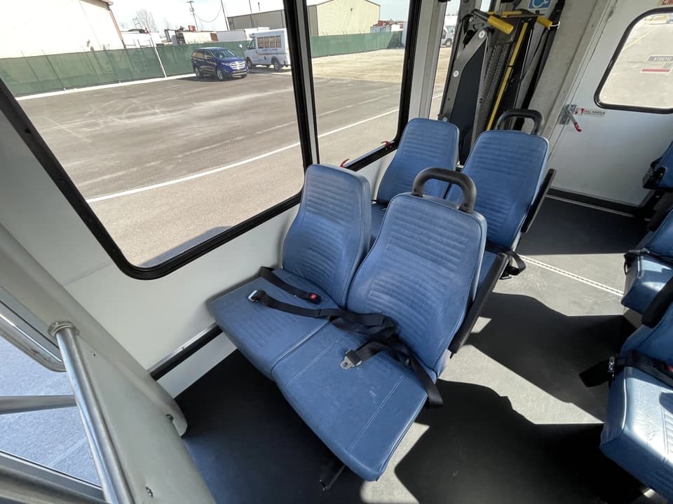 2017 Ford E450 StarTrans Shuttle Bus - Image 12
