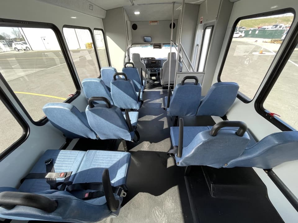 2017 Ford E450 StarTrans Shuttle Bus - Image 14