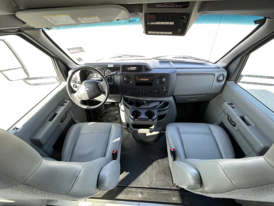 2017 Ford E450 StarTrans Shuttle Bus - Image 15