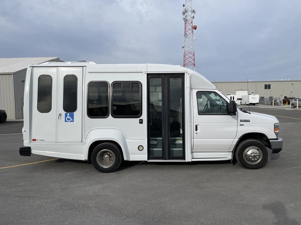 2017 Ford E350 Turtle Top Shuttle Bus - Image 2
