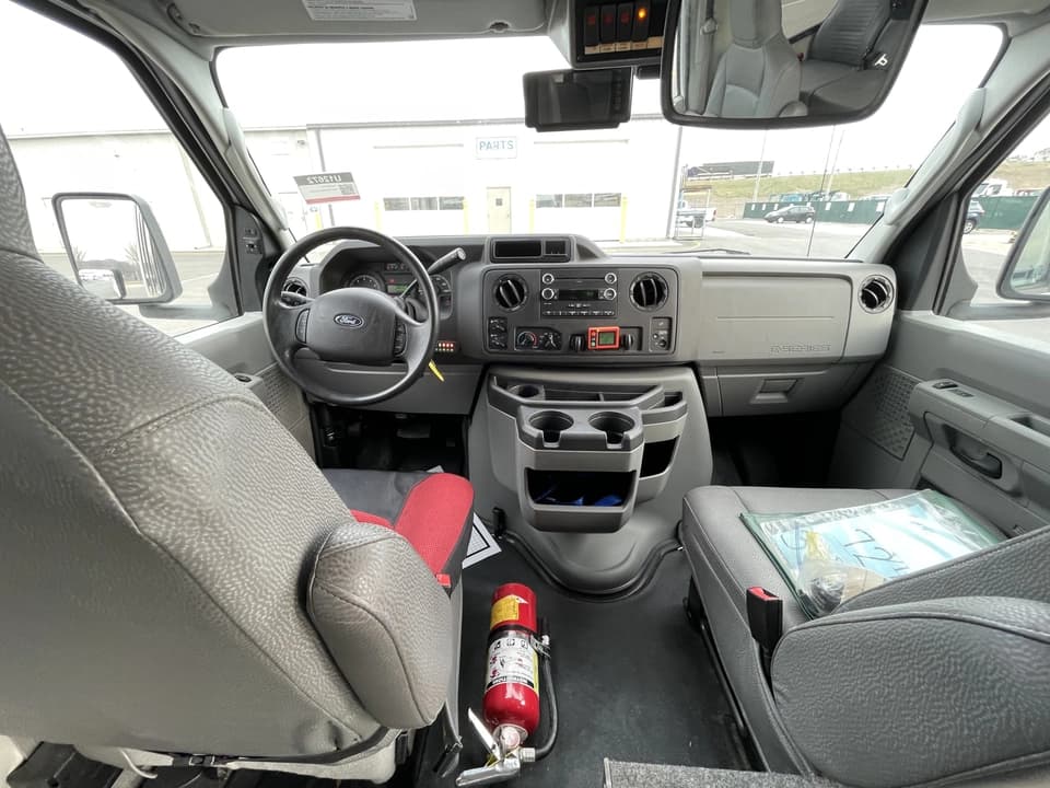 2017 Ford E350 Turtle Top Shuttle Bus - Image 16