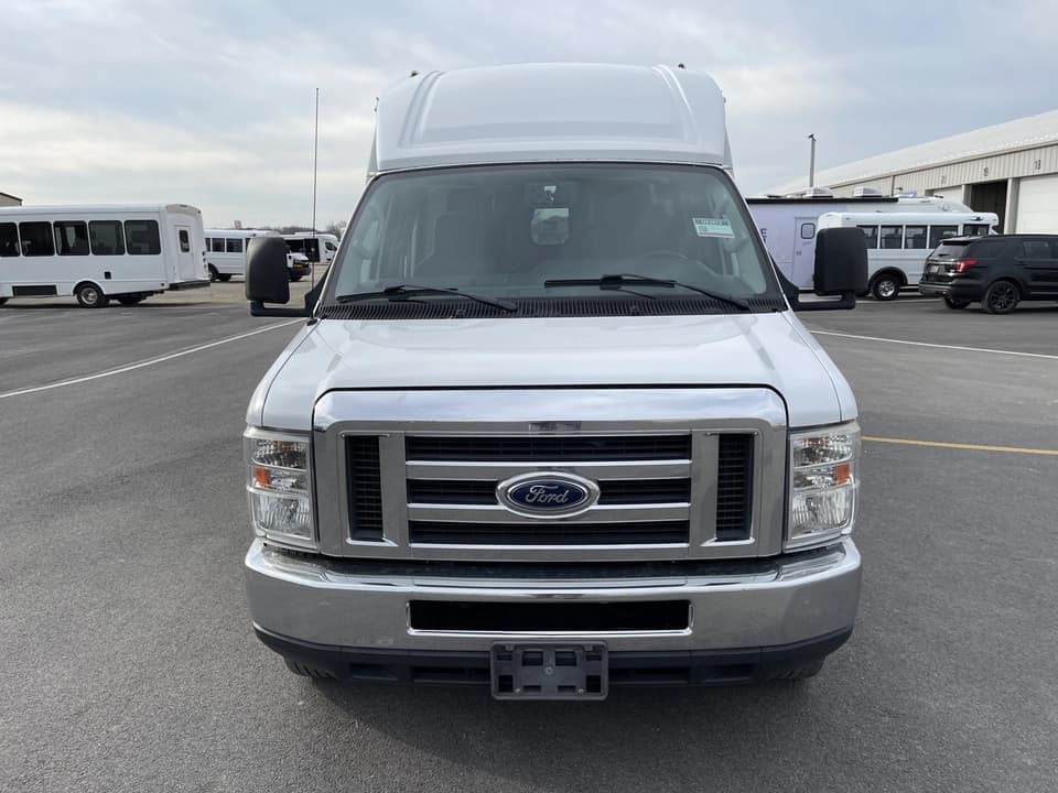 2017 Ford E350 Turtle Top Shuttle Bus - Image 9
