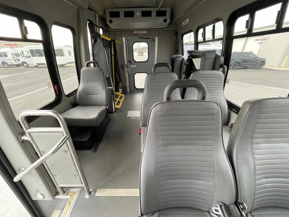 2017 Ford E350 Turtle Top Shuttle Bus - Image 10