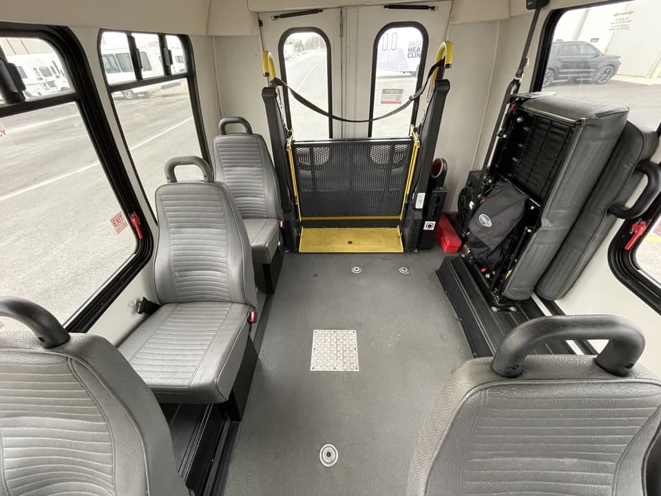2017 Ford E350 Turtle Top Shuttle Bus - Image 13