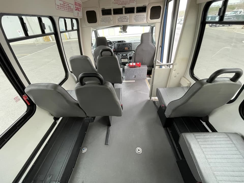 2017 Ford E350 Turtle Top Shuttle Bus - Image 14