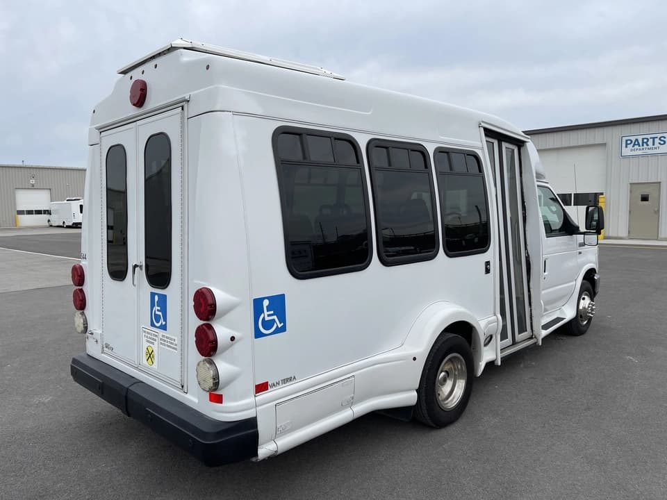 2017 Ford E350 Turtle Top Shuttle Bus - Image 3