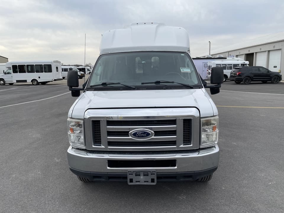 2017 Ford E350 Turtle Top Shuttle Bus - Image 9