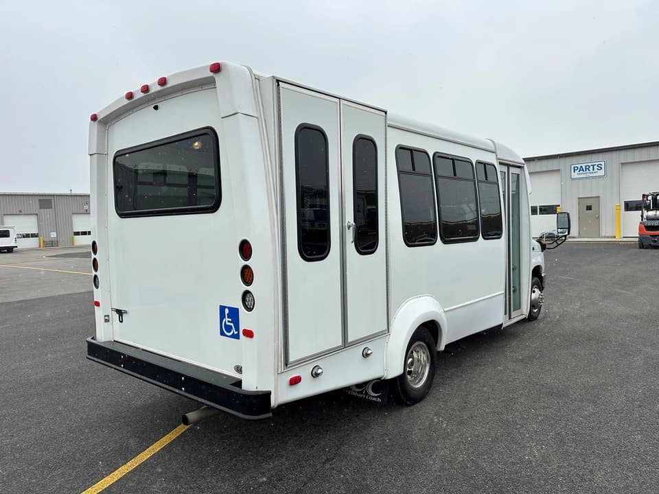 2019 Ford E350 Elkhart Coach Shuttle Bus - Image 2