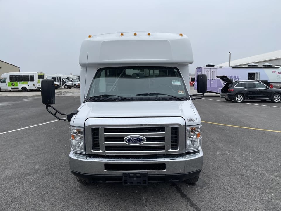 2019 Ford E350 Elkhart Coach Shuttle Bus - Image 6