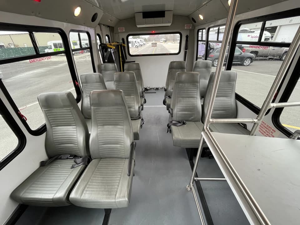 2019 Ford E350 Elkhart Coach Shuttle Bus - Image 7