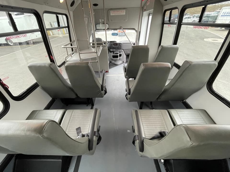 2019 Ford E350 Elkhart Coach Shuttle Bus - Image 10