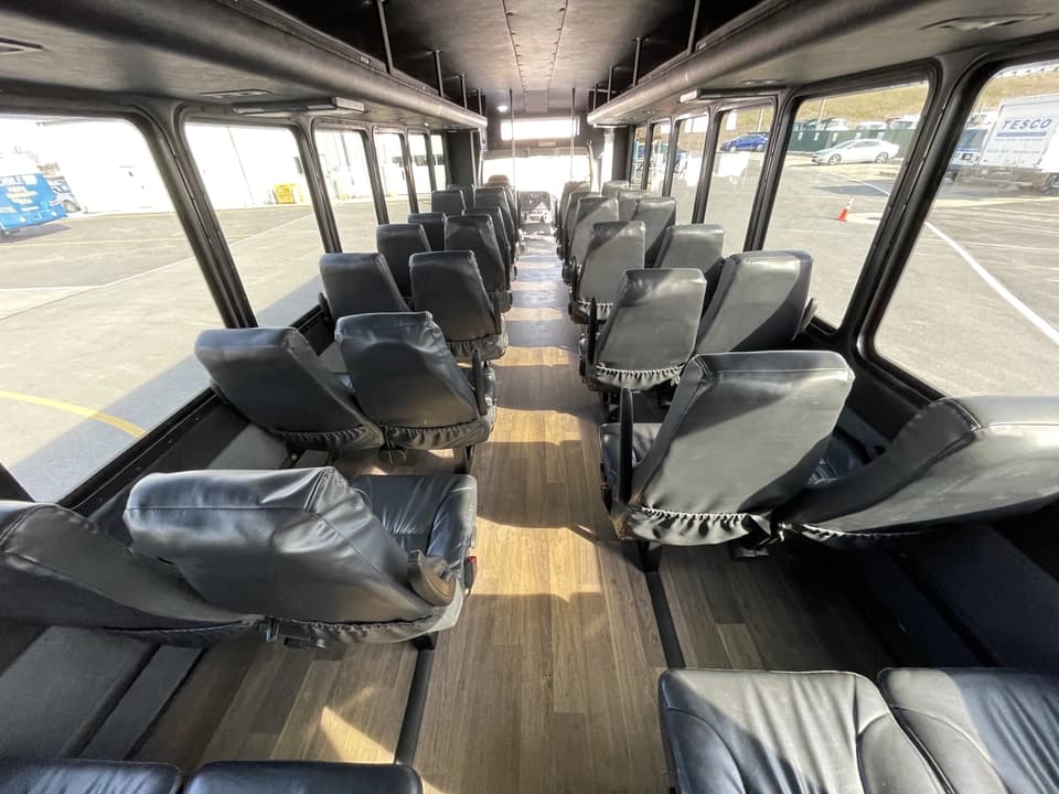 2022 Freightliner StarTrans Shuttle Bus - Image 11