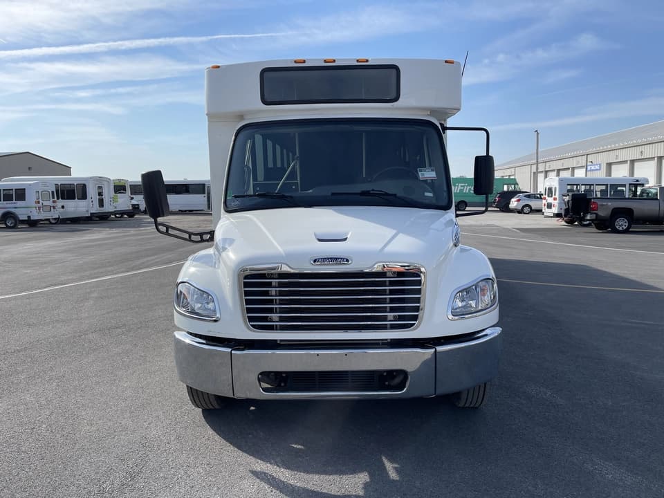 2022 Freightliner StarTrans Shuttle Bus - Image 7