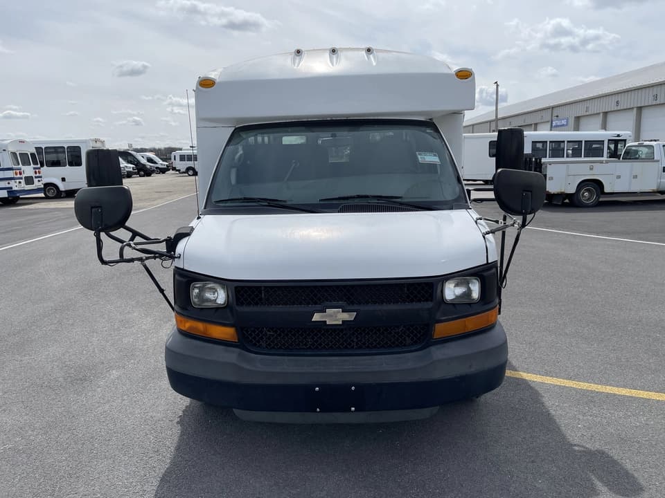 2015 Chevrolet Express 4500 Trans Tech Shuttle Bus - Image 7