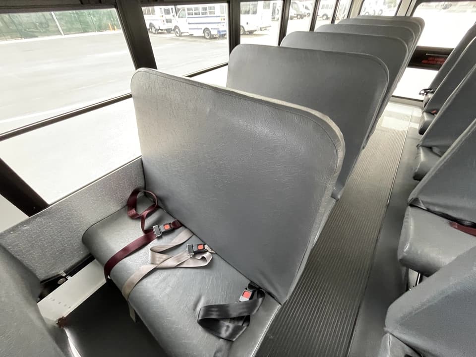 2015 Chevrolet Express 4500 Trans Tech Shuttle Bus - Image 10