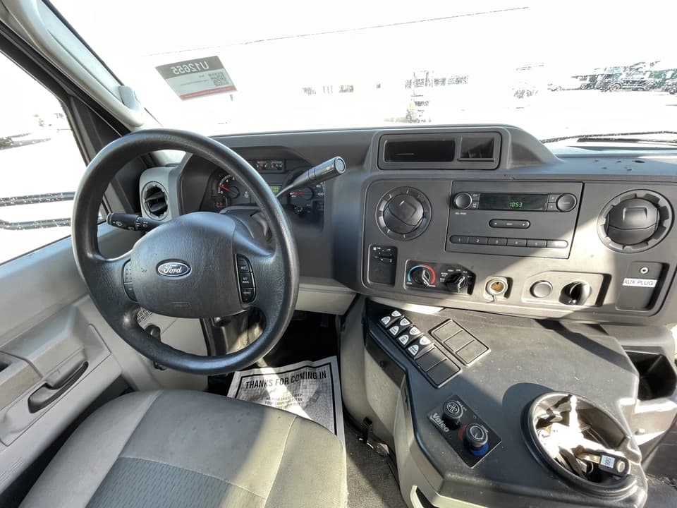 2019 Ford E450 Girardin Shuttle Bus - Image 12