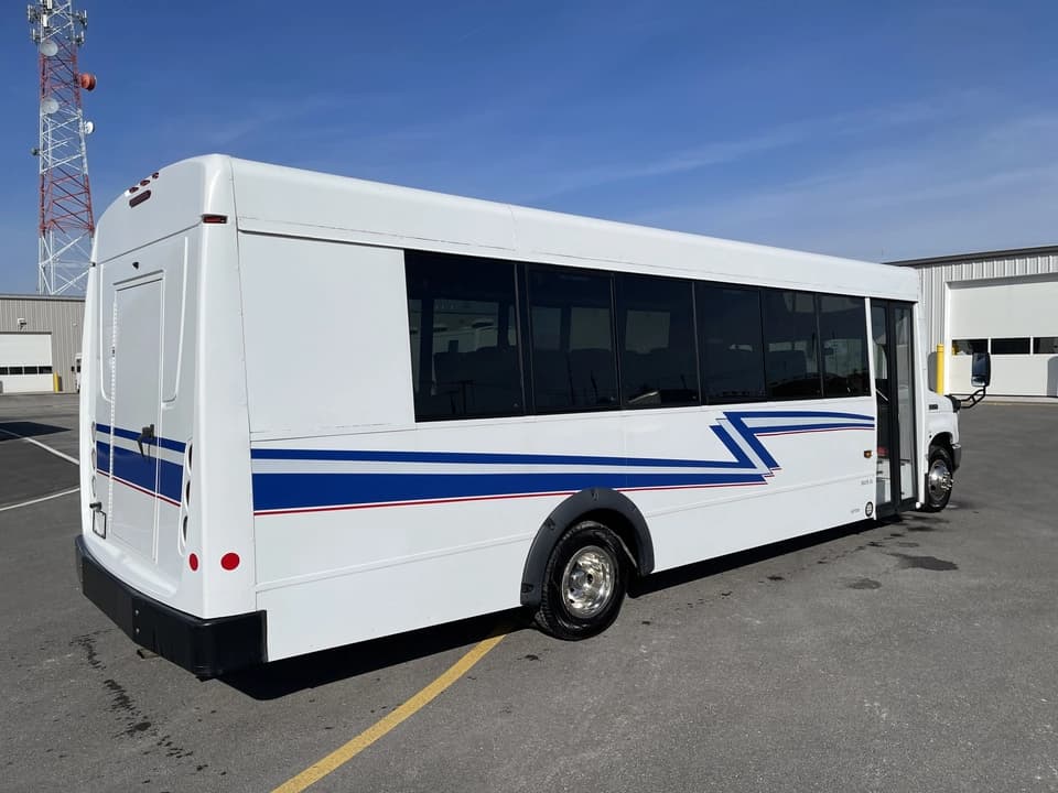 2019 Ford E450 Girardin Shuttle Bus - Image 3