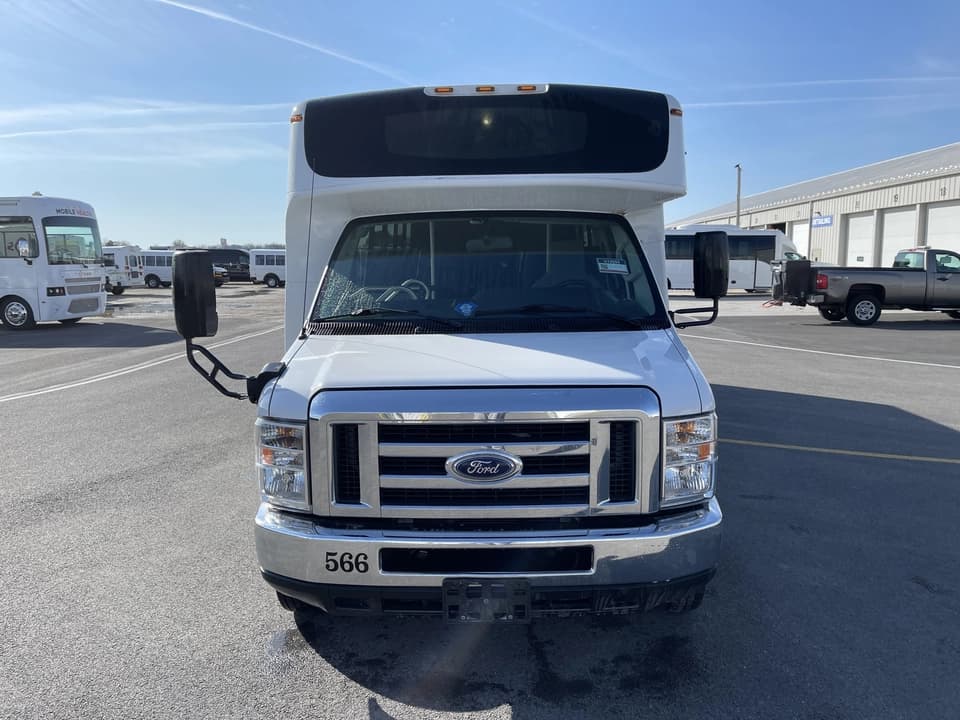 2019 Ford E450 Girardin Shuttle Bus - Image 8