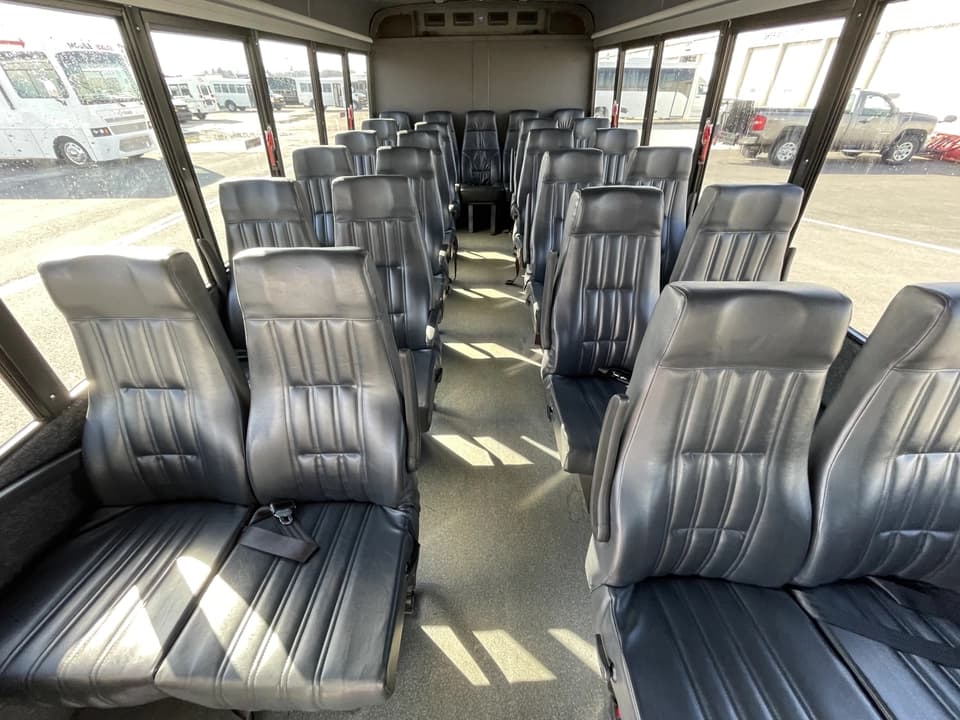 2019 Ford E450 Girardin Shuttle Bus - Image 9