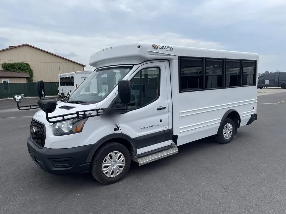 2021 Ford Transit 250 Collins - Image 4