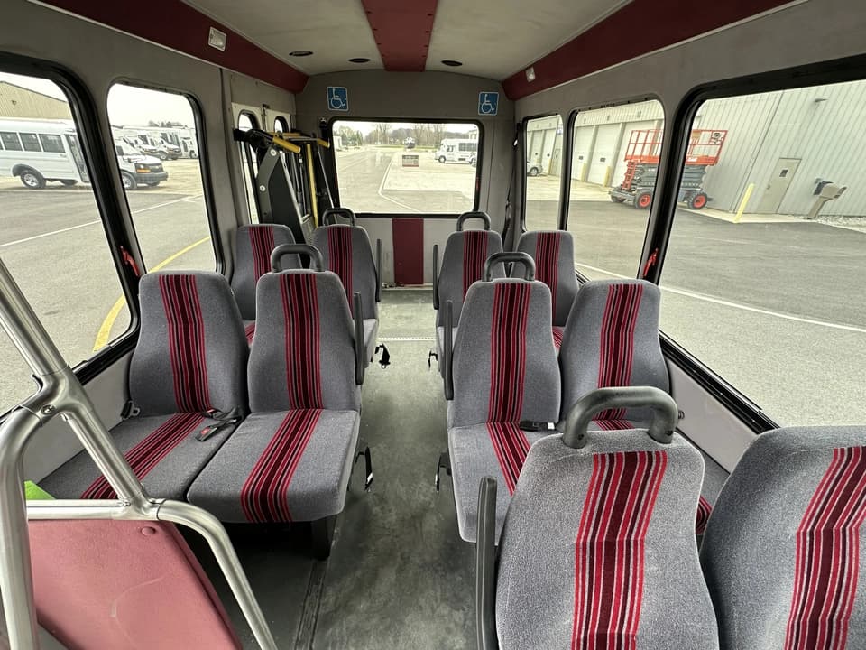 2017 Ford E350 Starcraft Shuttle Bus - Image 5
