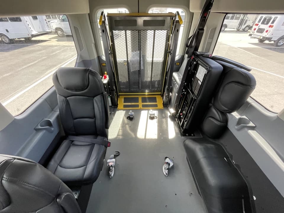 2018 Ford Transit 350 Passenger Van - Image 13