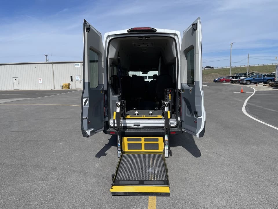 2018 Ford Transit 350 Passenger Van - Image 5