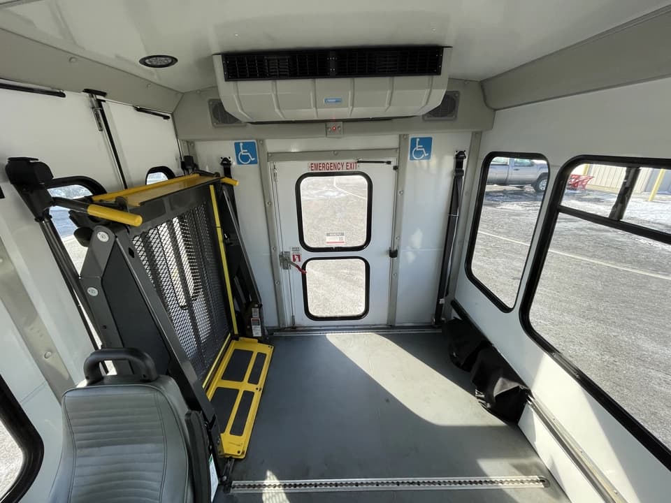 2019 Ford Transit 350 StarTrans - Image 9