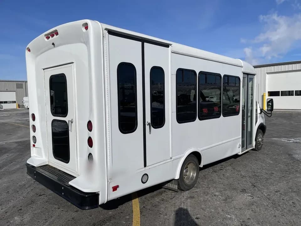 2019 Ford Transit 350 StarTrans - Image 2
