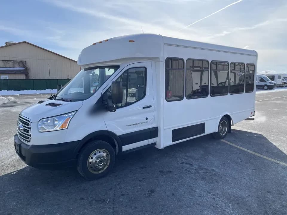 2019 Ford Transit 350 StarTrans - Image 4