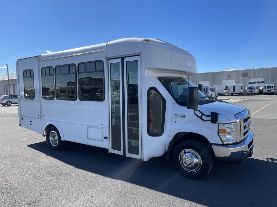 2019 Ford E450 Glaval Shuttle Bus - Image 1