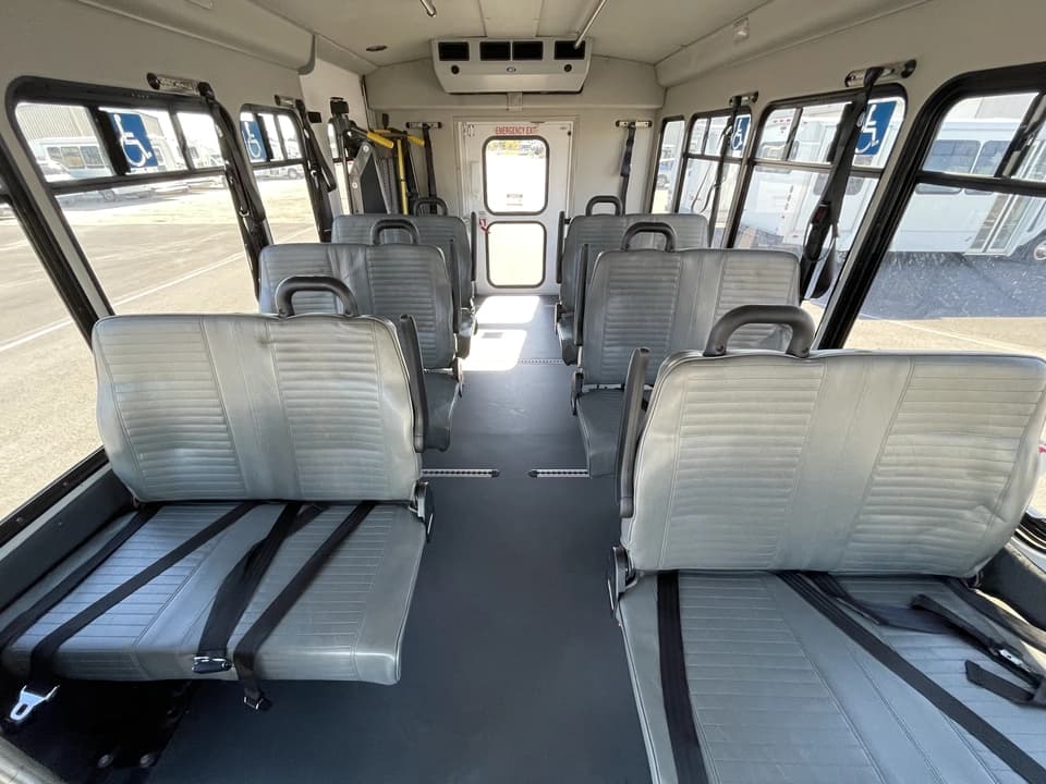 2019 Ford E450 Glaval Shuttle Bus - Image 13