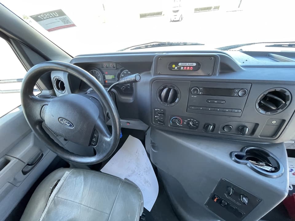 2019 Ford E450 Glaval Shuttle Bus - Image 15
