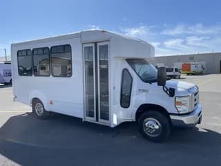 2015 Ford Goshen bus