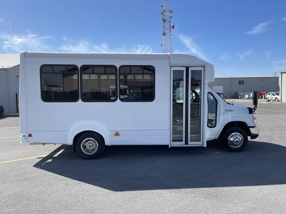 2015 Ford Goshen Shuttle Bus - Image 2