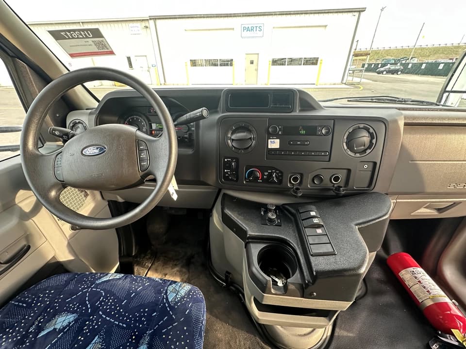 2015 Ford Goshen Shuttle Bus - Image 13
