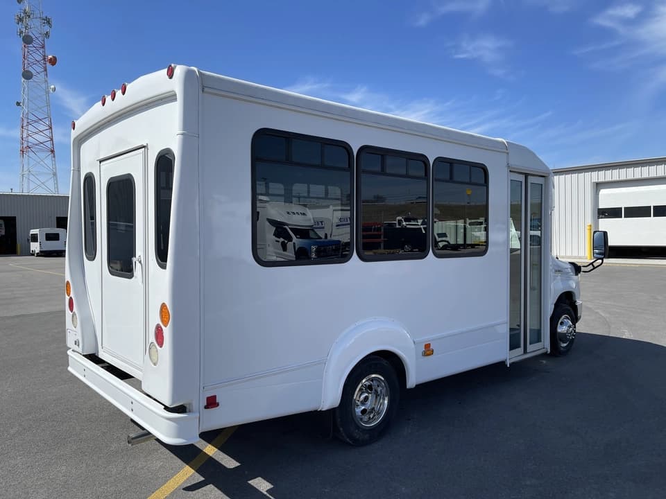 2015 Ford Goshen Shuttle Bus - Image 3